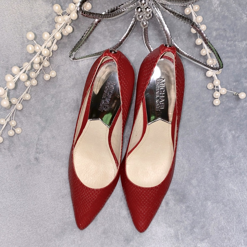 MK Red Pumps